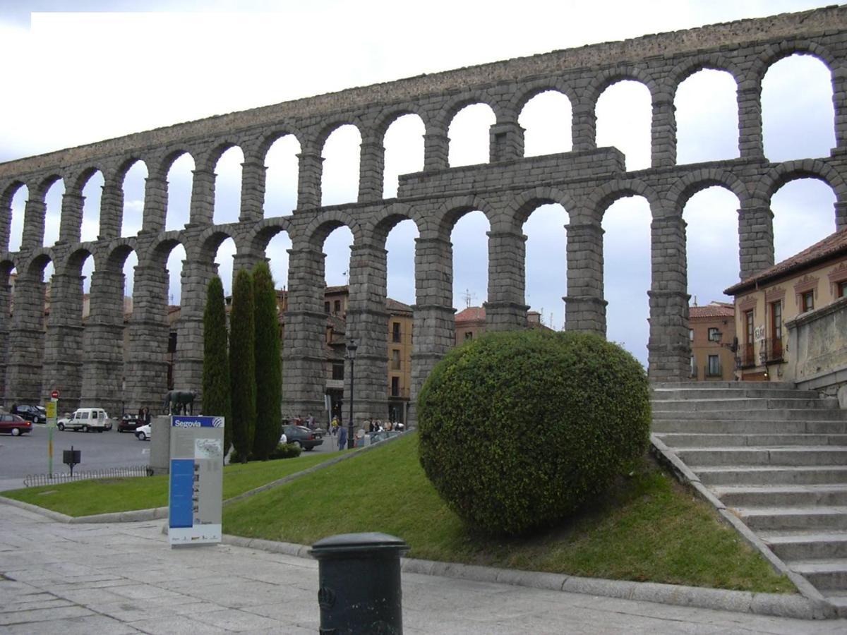 Real Segovia Apartments By Recordis Hotels Buitenkant foto