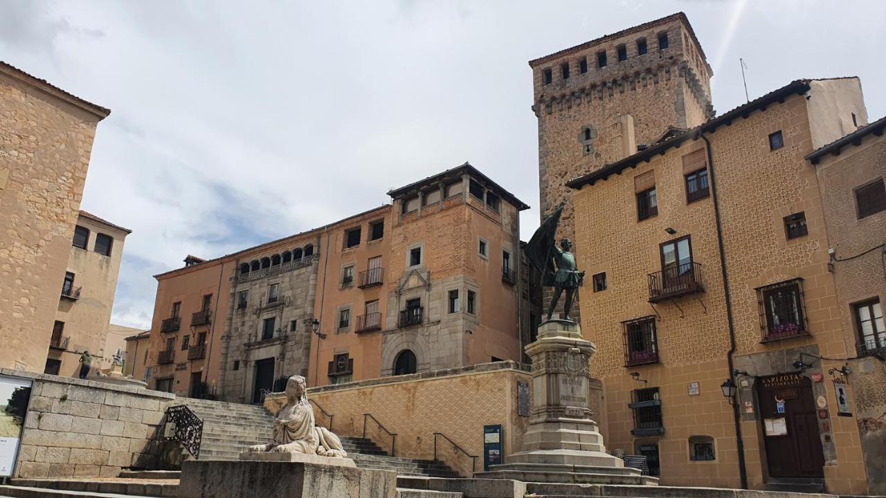 Real Segovia Apartments By Recordis Hotels Buitenkant foto